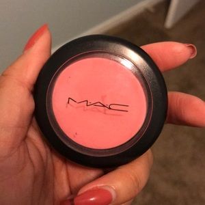 MAC blush in pink swoon